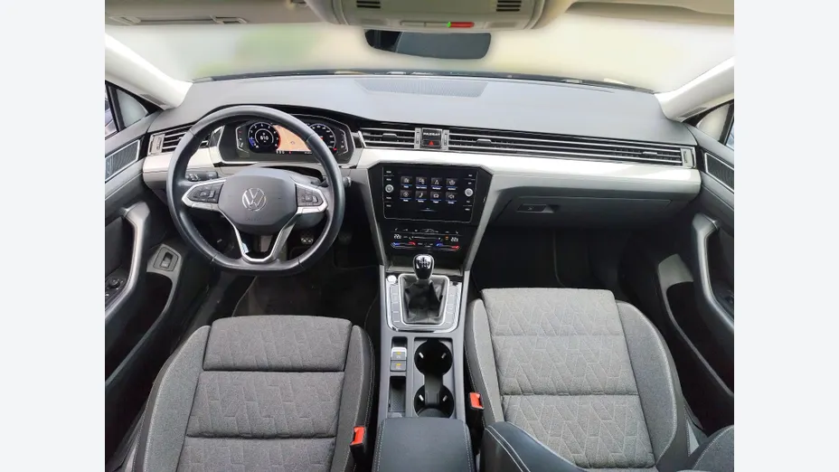 VOLKSWAGEN Passat -