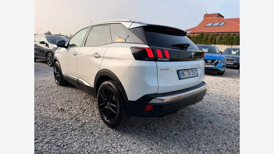 PEUGEOT 3008 -