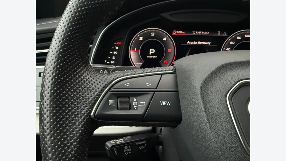 AUDI Q8 -