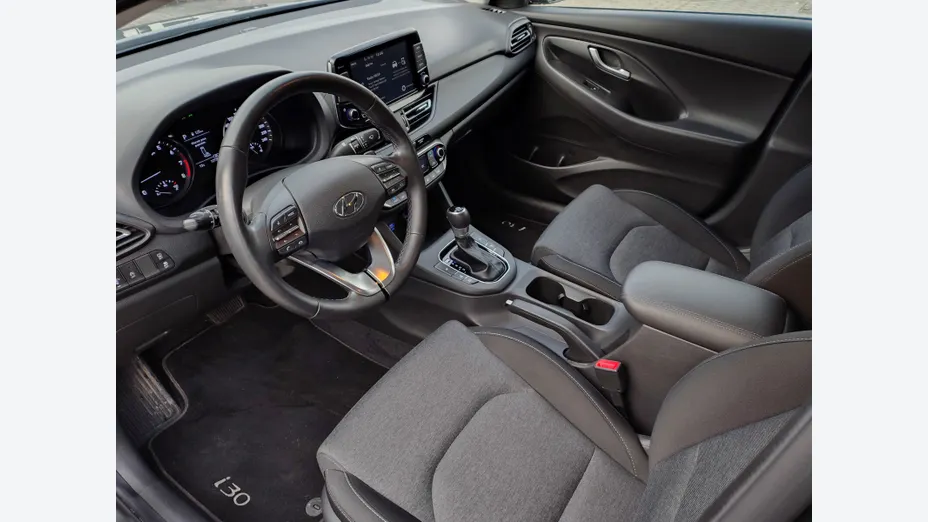 HYUNDAI i30 i30 Fastback 1.5 T-GDI 48V Smart DCT