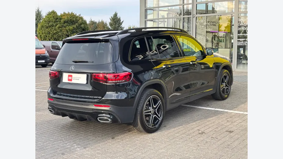 MERCEDES-BENZ GLB GLB 200 AMG Line 7G-DCT