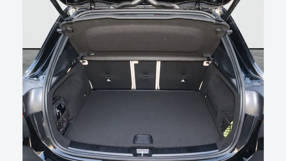 MERCEDES-BENZ GLA GLA 200 d Progressive 8G-DCT