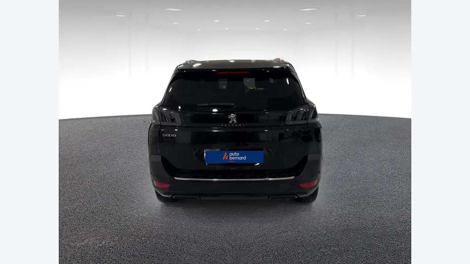 PEUGEOT 5008 -