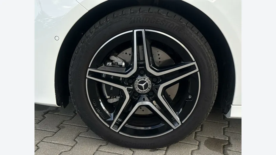 MERCEDES-BENZ A Klasa A 250 e PHEV AMG Line 8G-DCT