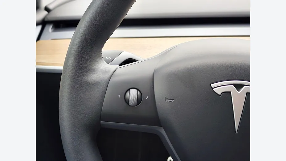 TESLA Model Y Y RWD