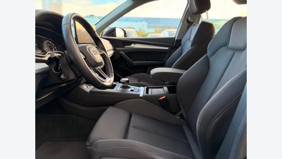 AUDI Q5 -
