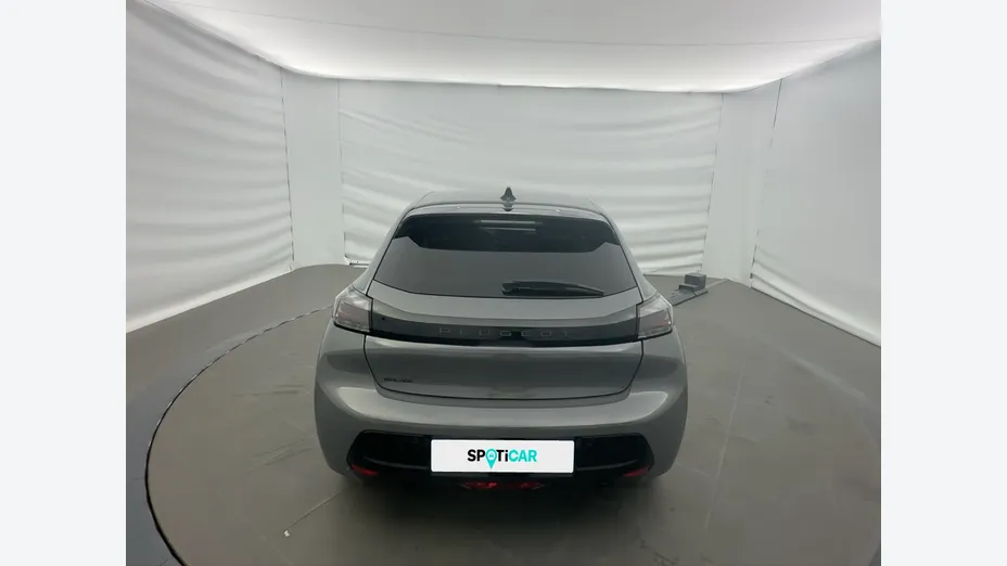 PEUGEOT 208 -