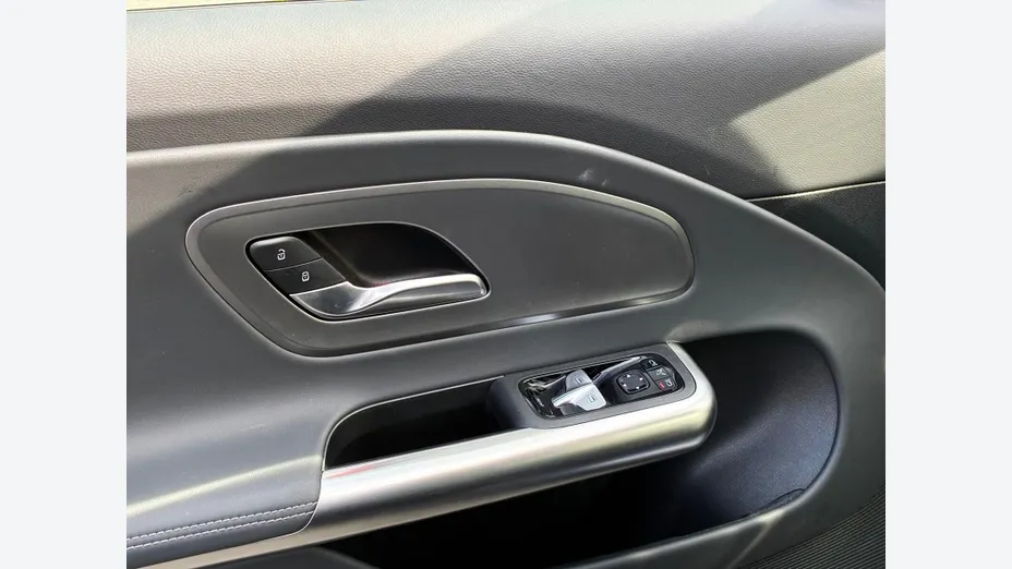MERCEDES-BENZ CLA -