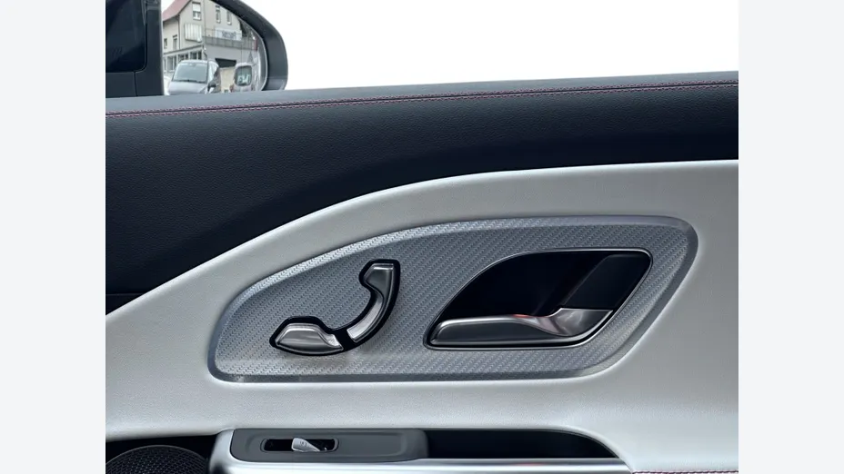 MERCEDES-BENZ CLA -