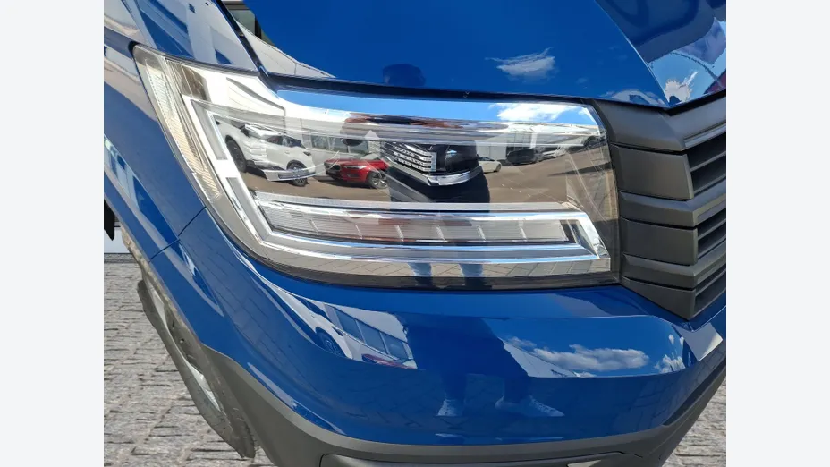 VOLKSWAGEN Crafter Crafter 35 BiTDI 4Motion (13,6m3) aut Nowy