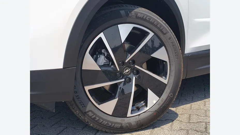 OPEL Grandland -
