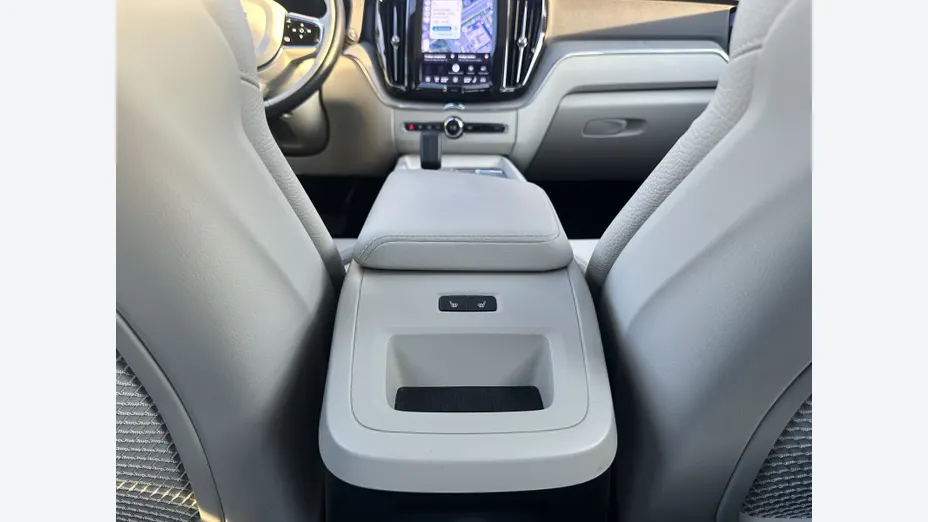 VOLVO XC60 XC60 T6 Plug-In Hybrid AWD Core aut