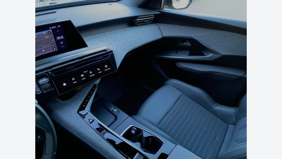 PEUGEOT 3008 3008 1.2 PureTech mHEV Allure e-DCS6