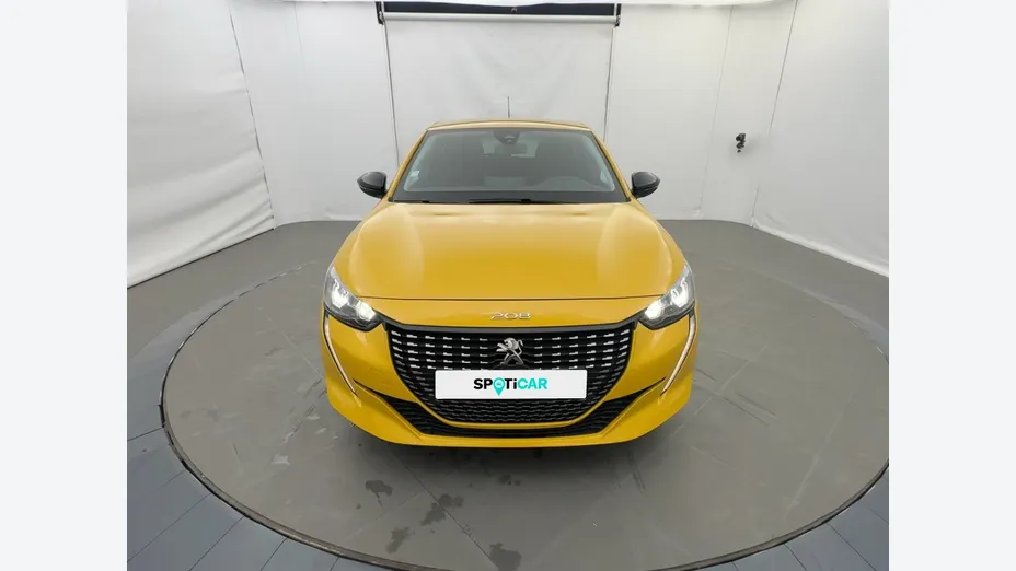 PEUGEOT 208 -
