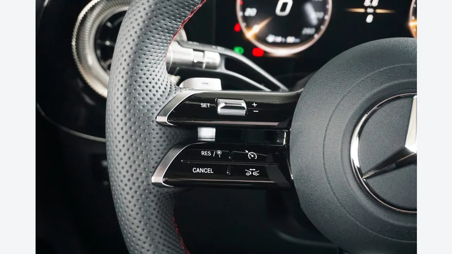 MERCEDES-BENZ GLB -