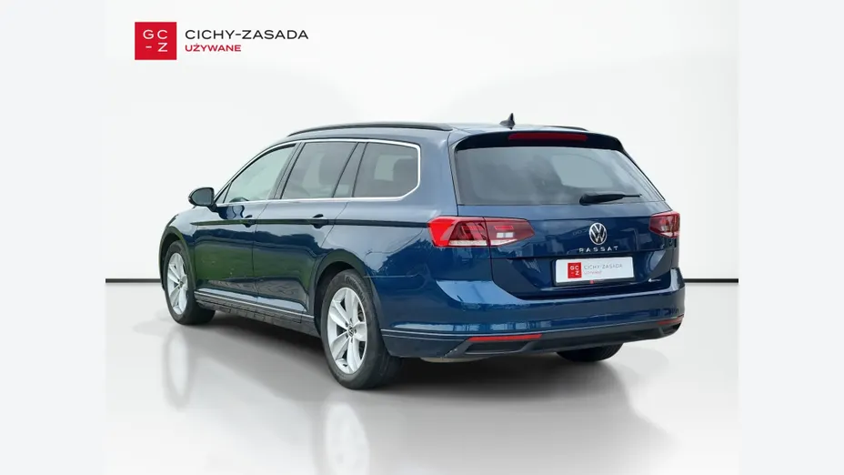 VOLKSWAGEN Passat -