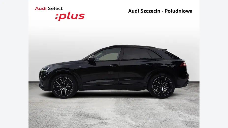 AUDI Q8 -