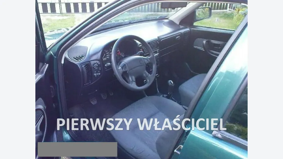 VOLKSWAGEN Polo -