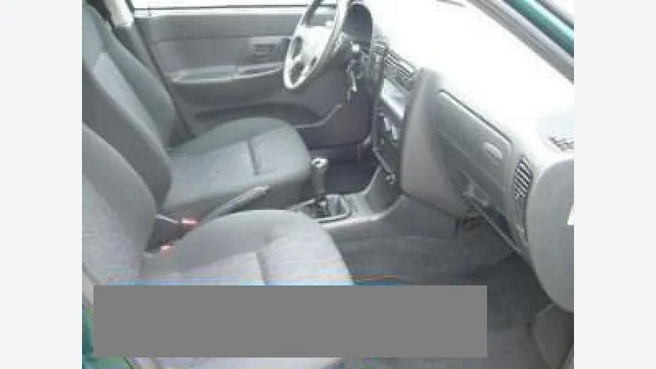 VOLKSWAGEN Polo -