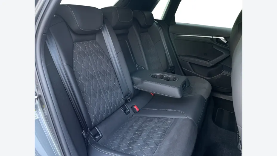 AUDI S3 Sportback -