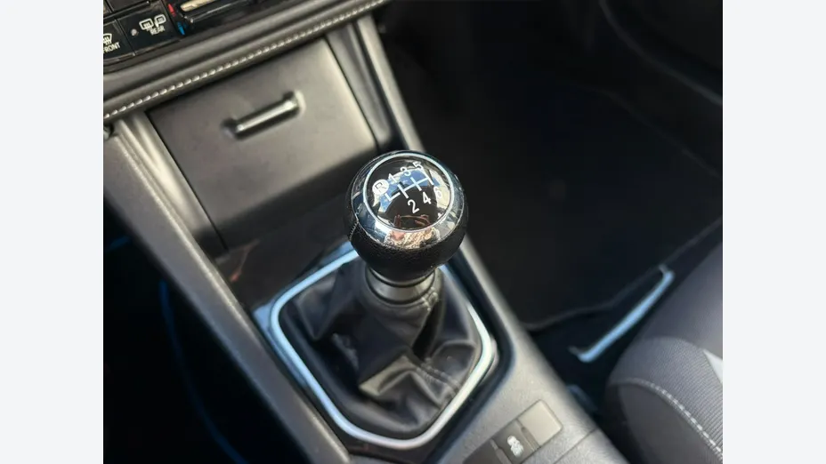 TOYOTA Auris -