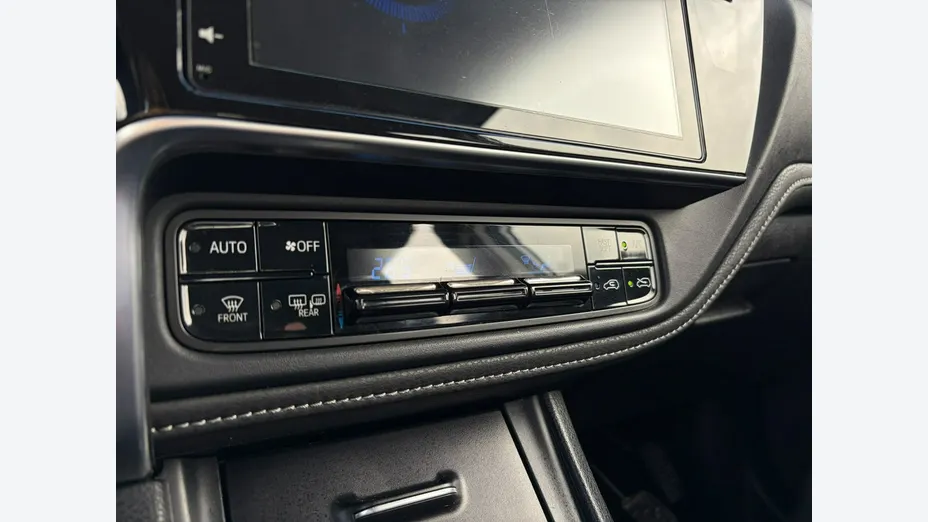 TOYOTA Auris -