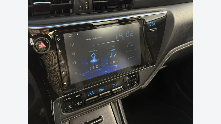 TOYOTA Auris -