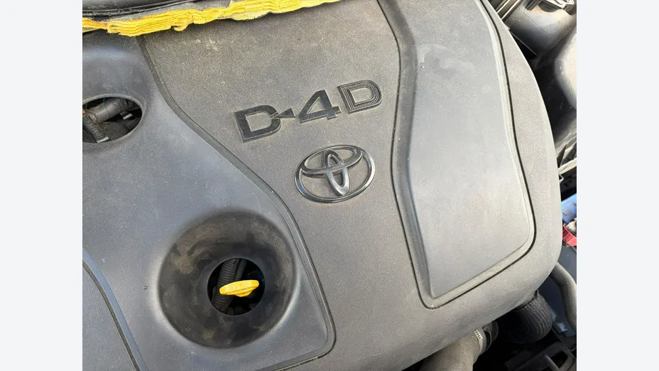 TOYOTA Auris -