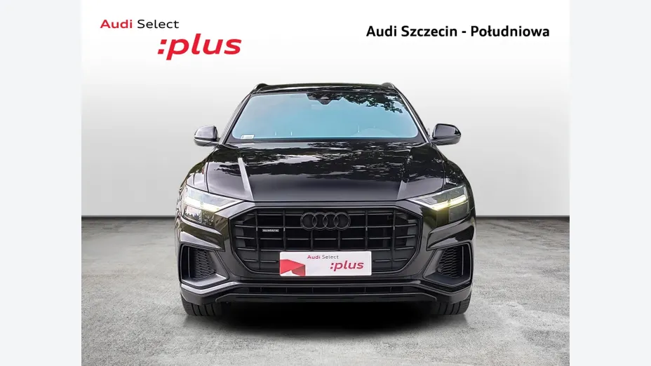 AUDI Q8 -