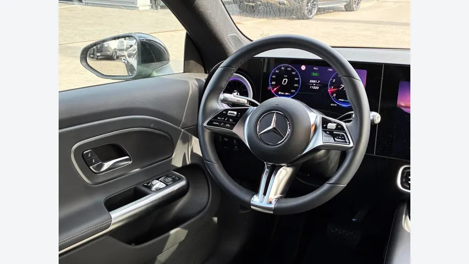 MERCEDES-BENZ CLA -