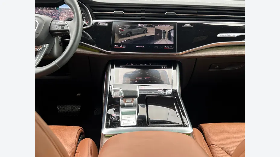 AUDI Q8 -