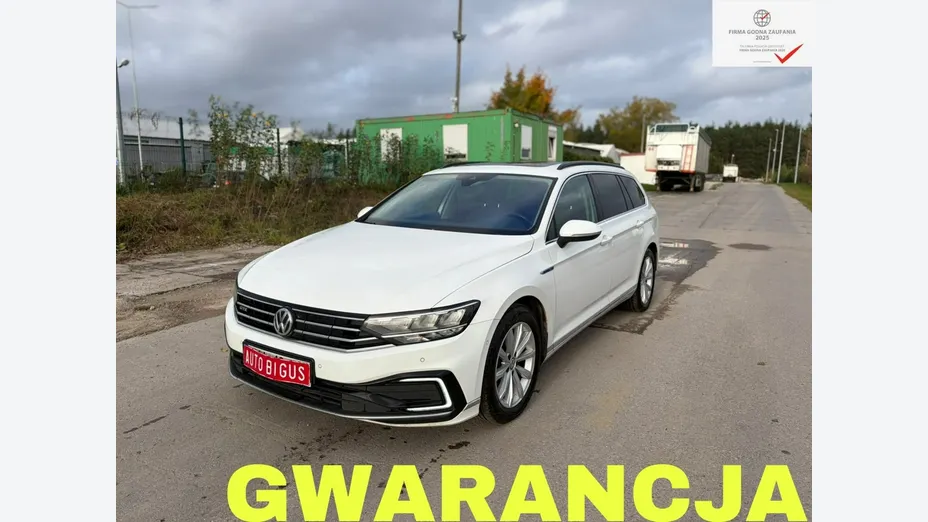 VOLKSWAGEN Passat -