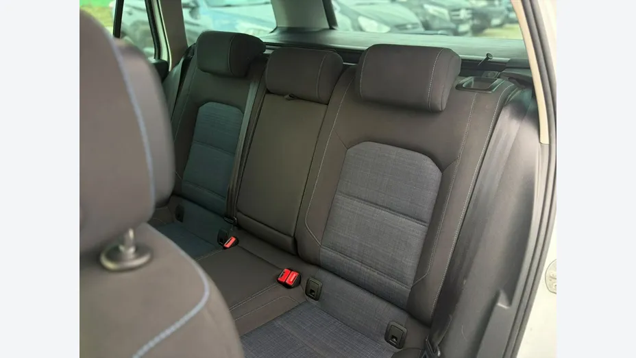 VOLKSWAGEN Passat -
