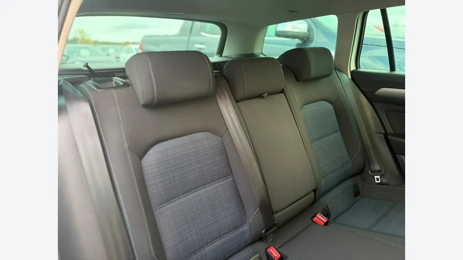 VOLKSWAGEN Passat -