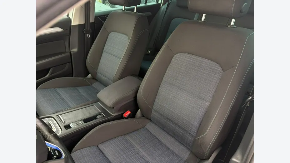 VOLKSWAGEN Passat -