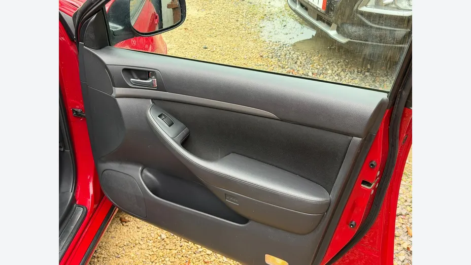 TOYOTA Avensis -