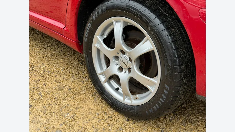TOYOTA Avensis -