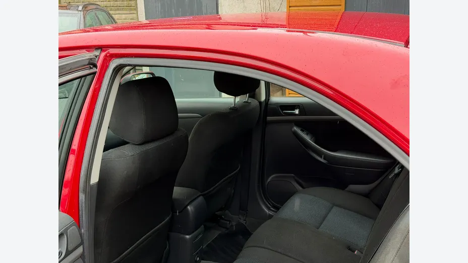 TOYOTA Avensis -