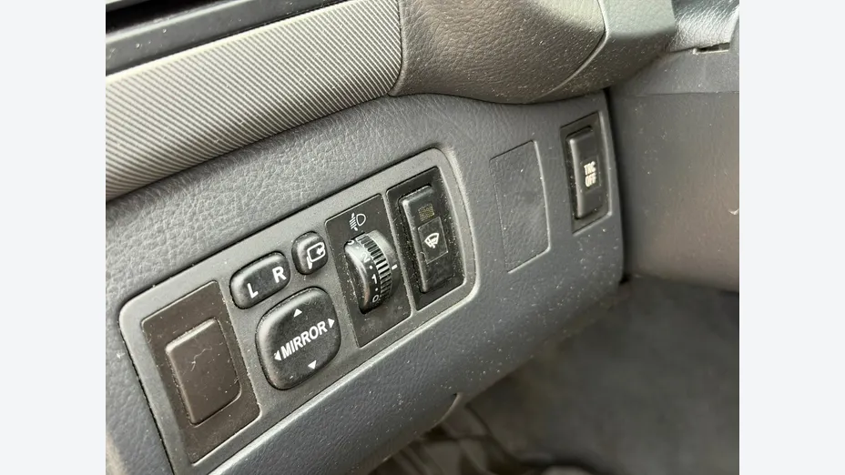 TOYOTA Avensis -