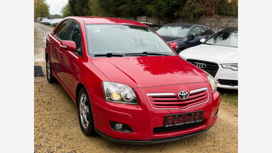 TOYOTA Avensis -