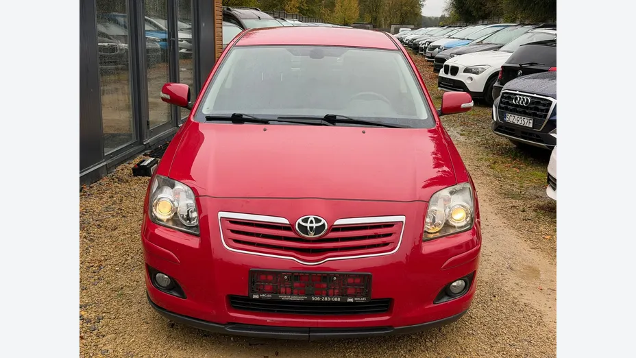 TOYOTA Avensis -