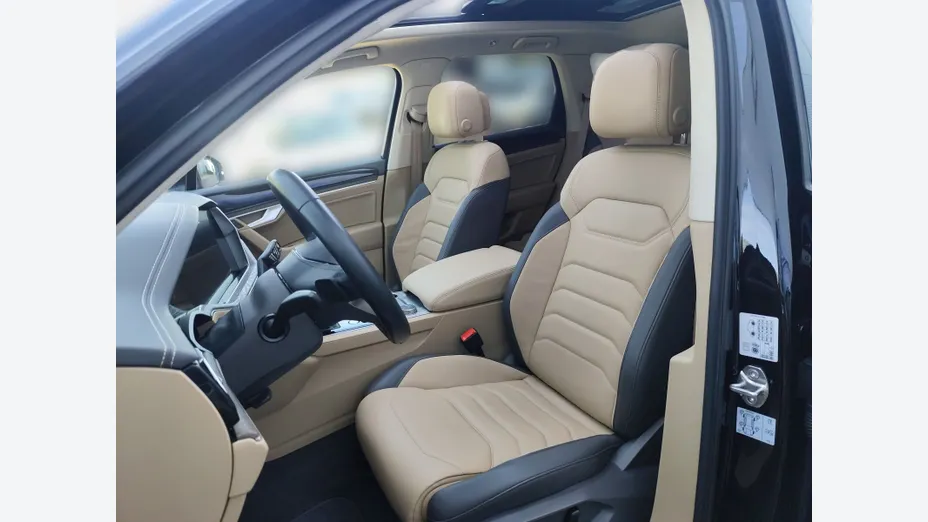 VOLKSWAGEN Touareg -