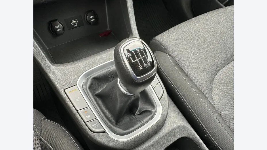 HYUNDAI i30 i30 1.5 T-GDI 48V Smart