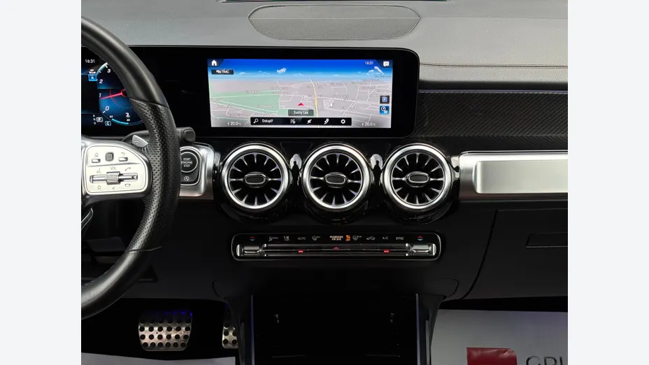 MERCEDES-BENZ GLB GLB 200 AMG Line 7G-DCT