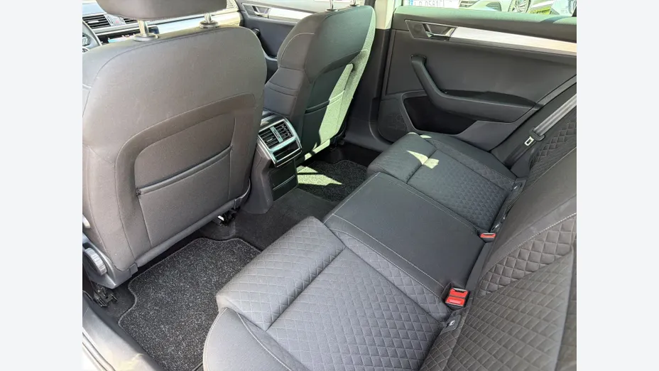 SKODA Superb Superb 2.0 TDI SCR Ambition DSG