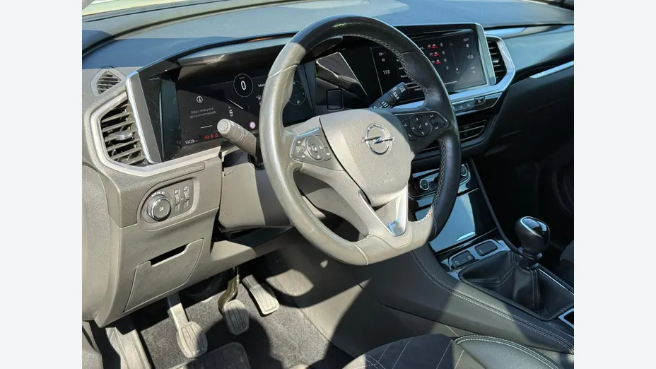OPEL Grandland -