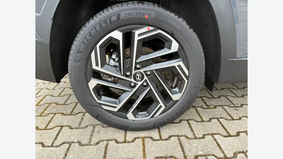 HYUNDAI Tucson -