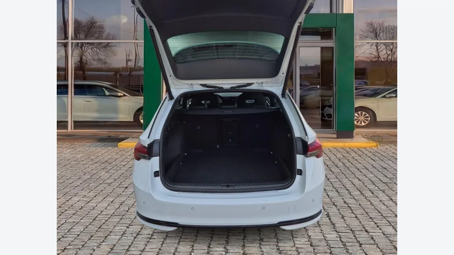 SKODA Octavia Octavia 1.5 TSI mHEV Sportline DSG Nowy