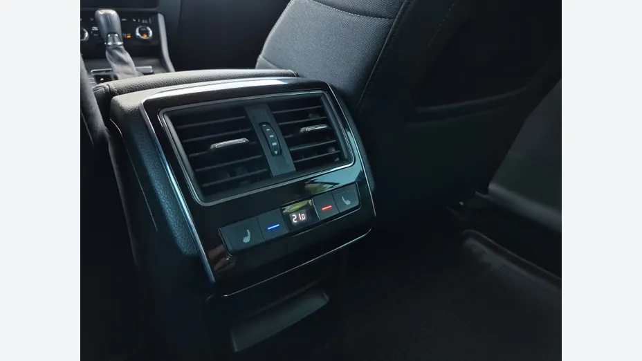 SKODA Superb -
