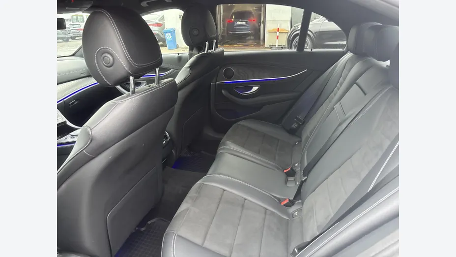 MERCEDES-BENZ E Klasa E 220 d 4-Matic AMG/Avantgarde